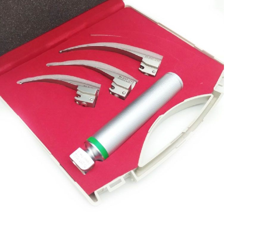 Ларингоскоп фіброоптичний в наборі з 3-ма клинками по Macintosh Ларингоскоп фіброоптичний в наборі з 3-ма клинками по Macintosh